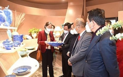 ha noi phat trien cac lang nghe gan voi cong nghiep van hoa