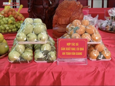 htx rau cu qua an toan van giang mang trai oi thom den thi truong