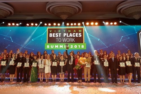 vinamilk vuon len dan dau top 100 noi lam viec tot nhat viet nam nam 2017
