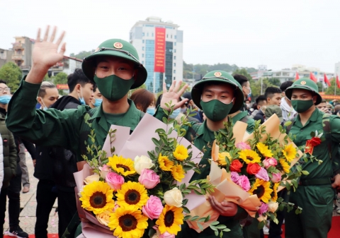 quang ninh hon 2000 thanh nien len duong bao ve to quoc dam bao an toan