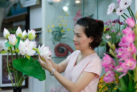 nghe nhan huong thuy nguoi lam cho dat no hoa