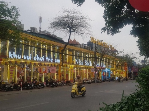 nha sach tien tho khu vui choi tre em khong dam bao an toan