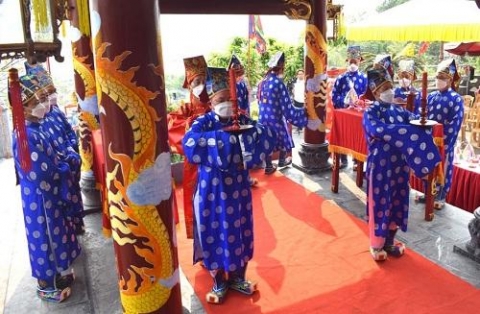 quang ninh khai hoi den cua ong va trong cay huong ung phong trao thanh pho cam pha thanh pho trieu doa hong