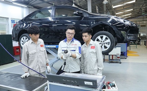 Giáo dục nghề nghiệp gắn kết với thị trường lao động