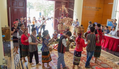 le mung com moi di san van hoa phi vat the quoc gia