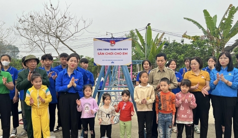 tuyen quang soi noi huong ung ngay cao diem xay dung nong thon moi