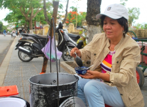 ve hoi an an sieu dac san xiu ma