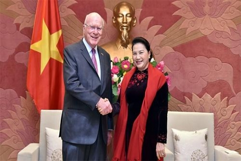 chu tich quoc hoi tiep doan thuong nghi sy hoa ky