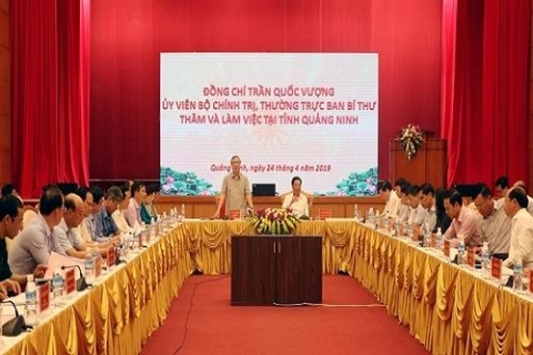 dong chi tran quoc vuong tham va lam viec tai quang ninh