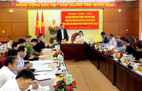 tiep tuc tang cuong su lanh dao cua dang doi voi cong tac phong chong tham nhung tieu cuc