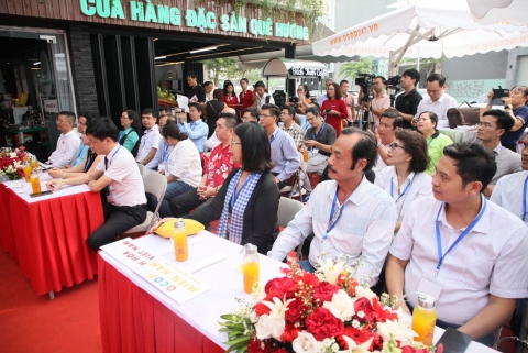 tp hcm khai truong trang thuong mai dien tu danh rieng cho san pham ocop