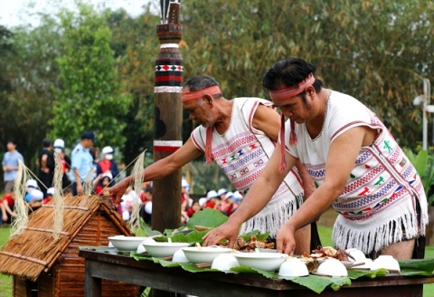 le nho rhe net van hoa truyen thong doc dao cua nguoi ma
