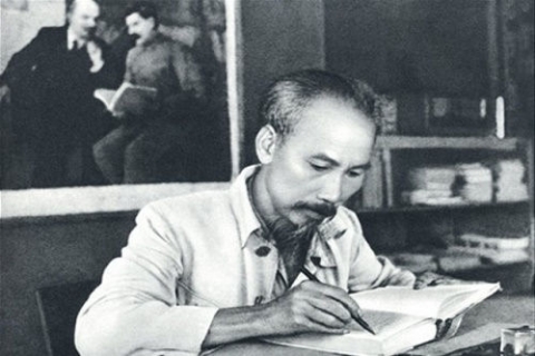 lanh tu vi dai tron doi hy sinh cho dat nuoc va hanh phuc cua nhan dan