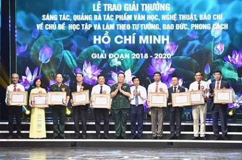 trao giai thuong sang tac quang ba tac pham van hoc nghe thuat bao chi ve chu de hoc tap va lam theo tu tuong dao duc phong cach ho chi minh