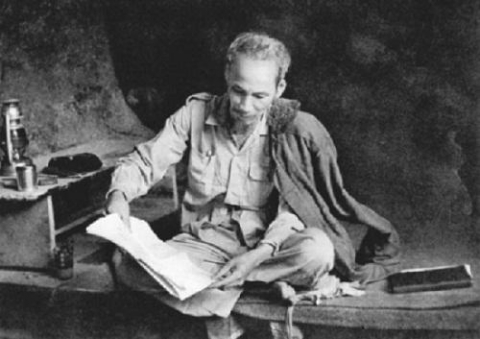 tu tuong ho chi minh mai mai toa sang cung dan toc va thoi dai
