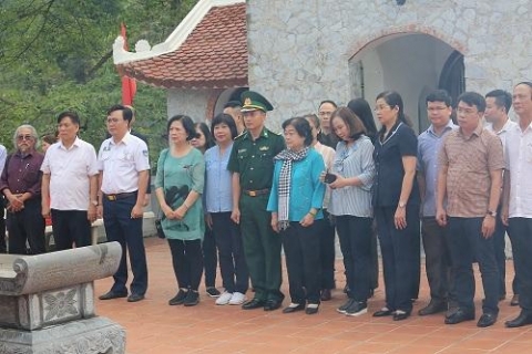 nguyen pho chu tich nuoc truong my hoa dang huong cac anh hung liet sy tai diem cao 468