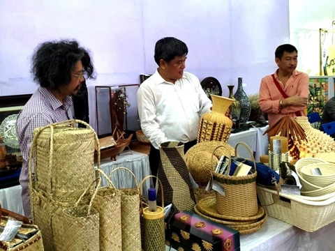 suc manh mem cua van hoa lang nghe