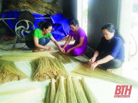 thanh hoa xa truong giang day manh phat trien san xuat nang cao thu nhap cho nguoi dan