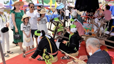 lang son dam ban sac nghe truyen thong trong le hoi ky hoa