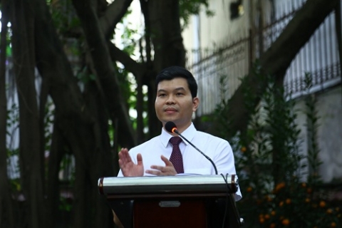 quan hoan kiem to chuc le dang huong ky niem 594 nam ngay vua le thai to dang quang