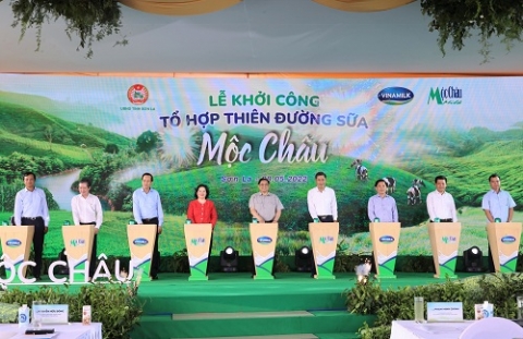 moc chau milk va vinamilk chinh thuc ra mat va khoi cong du an to hop thien duong sua moc chau