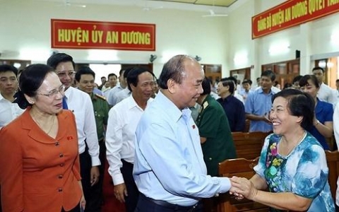 thu tuong nguyen xuan phuc tiep xuc cu tri huyen an duong hai phong