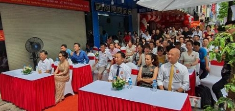 tung bung khai truong tong kho lon nhat cua sam bo chinh tue lam tai ha noi