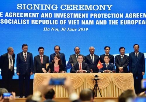 noi luc ngoai luc trong trang thai binh thuong moi