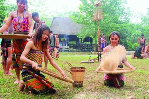 binh phuoc gin giu va phat huy gia tri van hoa cua dan toc