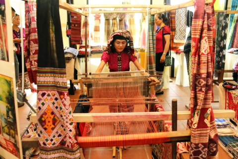 to chuc le hoi van hoa tho cam viet nam lan thu ii