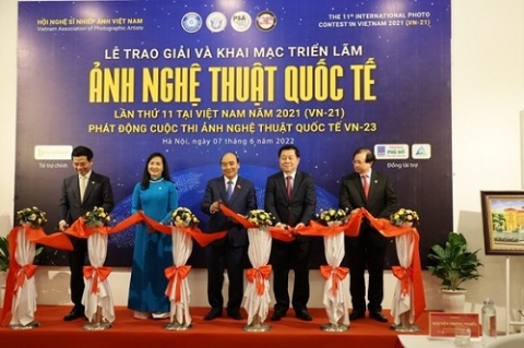 to chuc le trao giai va khai mac trien lam anh nghe thuat quoc te lan thu 11 tai viet nam nam 2021