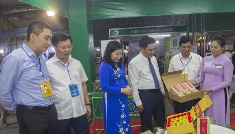 hon 200 gian hang tham gia hoi cho trien lam ocop thai nguyen 2022