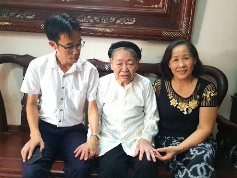 tri an ba me viet nam anh hung