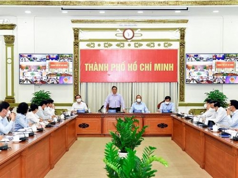thu tuong chinh phu pham minh chinh chu tri cuoc hop truc tuyen voi thanh pho ho chi minh va 7 tinh ve thuc hien muc tieu kep