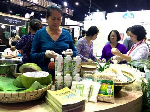 ben tre ho tro doanh nghiep dau tu phong trung bay gioi thieu san pham