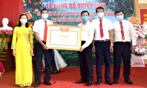 tuyen quang cong bo quyet dinh xa tu quan dat chuan nong thon moi