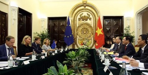 pho thu tuong pham binh minh hoi dam voi pho chu tich uy ban chau au