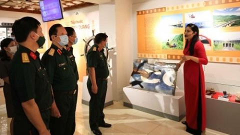 Triển lãm “Cách mạng tháng Tám - Mốc son lịch sử”