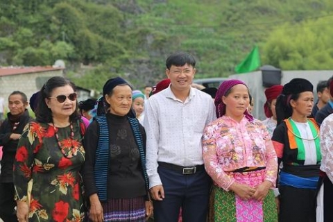 nha bao nhac si dinh van binh am nhac la diem tua tinh than qua tung nam thang