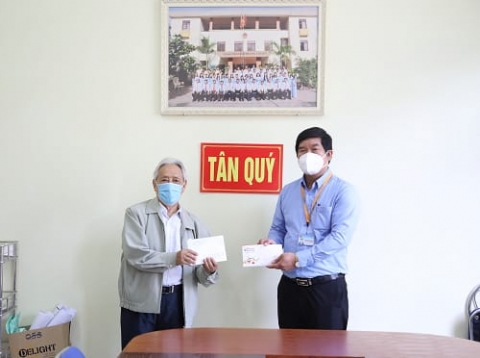 ngoc khanh va nhom thien nguyen ho tro luc luong tuyen dau phuong tan quy quan tan phu