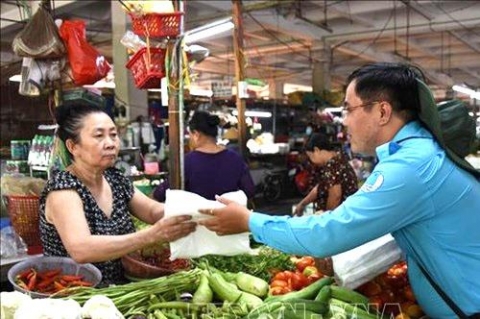 phong trao chong rac thai nhua chuyen bien phuong thuc san xuat va thoi quen tieu dung