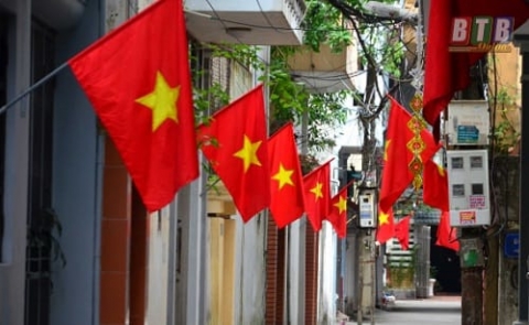 treo co to quoc chao mung 76 nam quoc khanh nuoc cong hoa xa hoi chu nghia viet nam