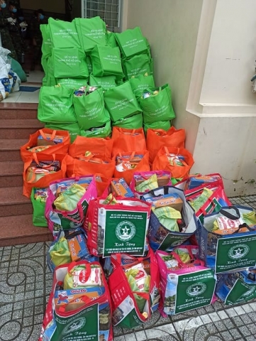 quan doi di tung ngo go cua tung nha ho tro nguoi dan kho khan vi dai dich