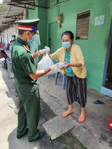 phuong 10 quan go vap tung buoc cham lo doi song nguoi dan kho khan vi dich covid 19