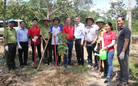 trong 3000 cay xanh o khu bao ton thien nhien van hoa dong nai