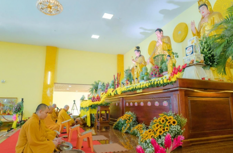 lang dong le tri an mua vu lan bao hieu tai hoa vien binh an