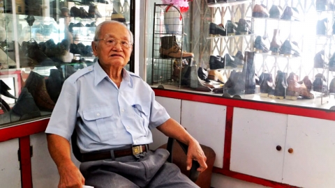 tp ho chi minh nghe nhan 70 nam lam nghe dong giay thu cong