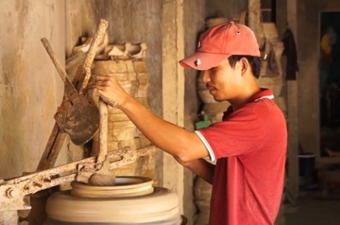 tim lai thoi huy hoang cua gom moc pho khanh