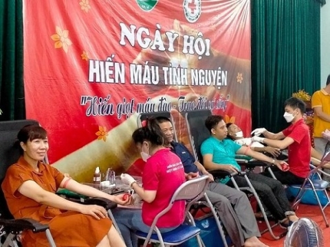 xa van thang ba vi lan toa phong trao hien mau tinh nguyen nghia cu cao dep den cong dong