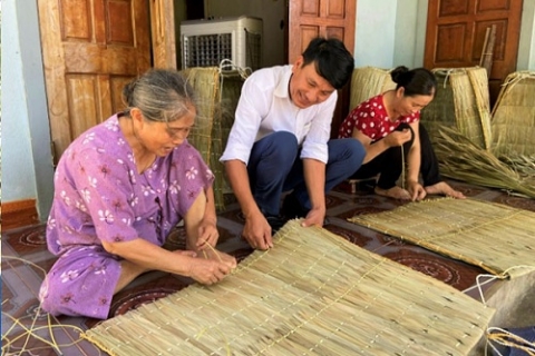 ha tinh yen lac lang co nghe cham ao toi hang tram nam tuoi